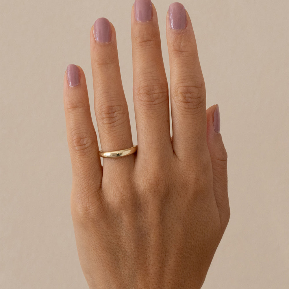 Mini Crescent A-R46 ring in 14K yellow gold, crescent shape, shiny finish on finger