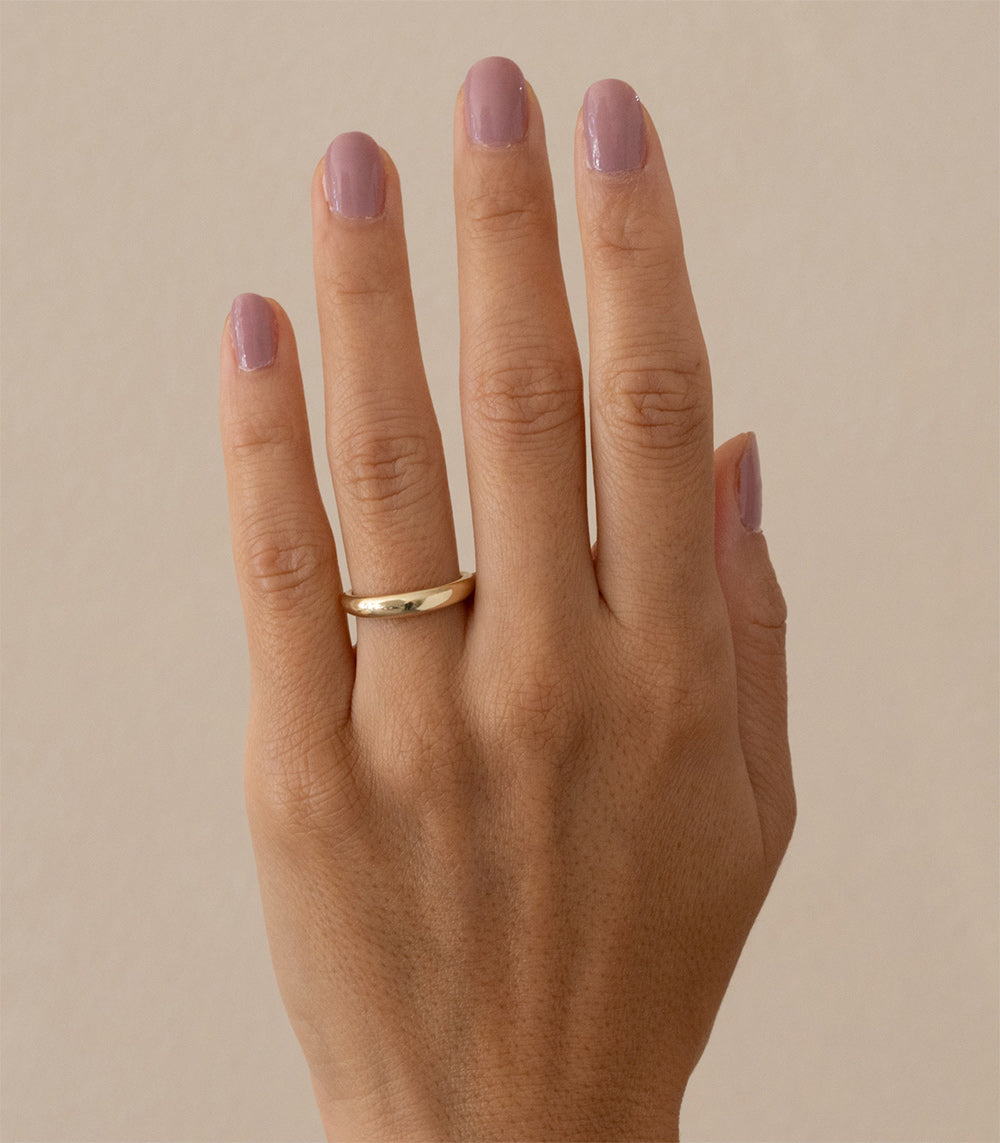 Mini Crescent A-R46 ring in 14K yellow gold, crescent shape, shiny finish on finger