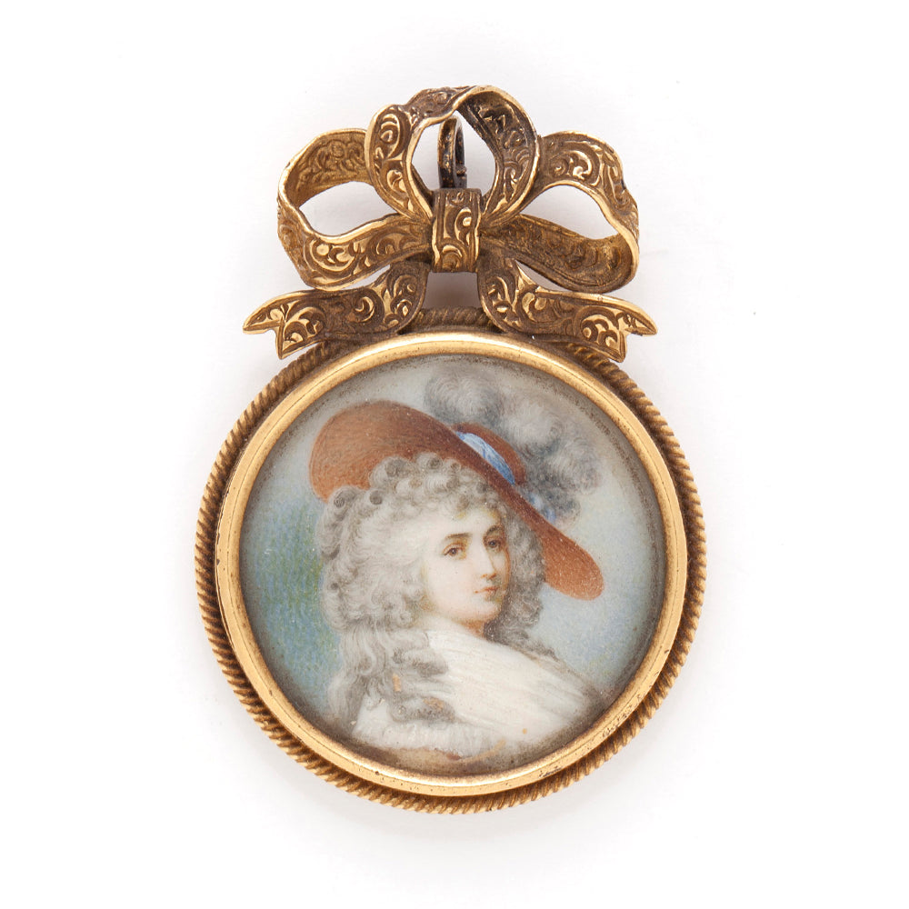 My Fair Lady Pendant by VC-P5 vintage gold-tone portrait locket pendant with oval cameo scene