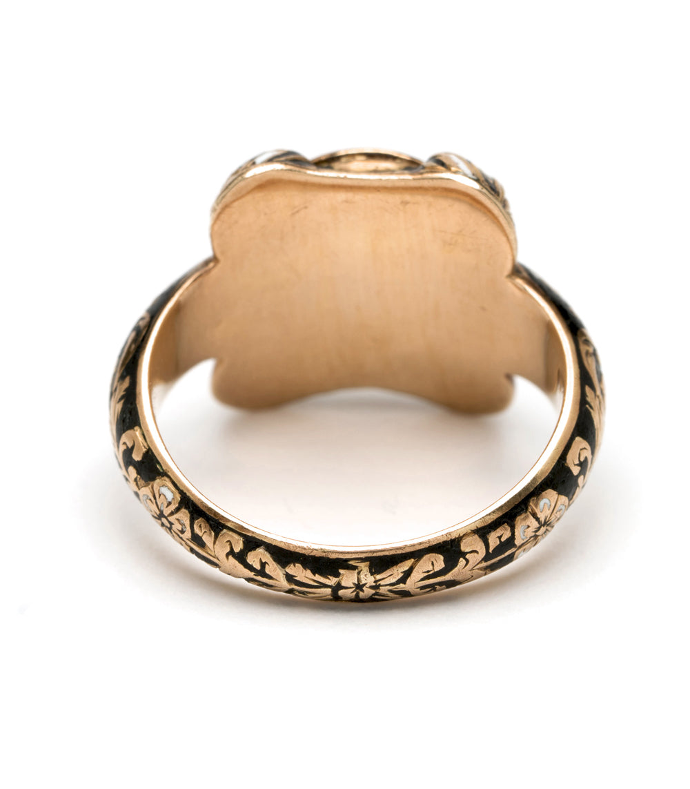 Pansy Portrait Ring VC-R113 gold ring with engraved pansy portrait band in warm antique finish