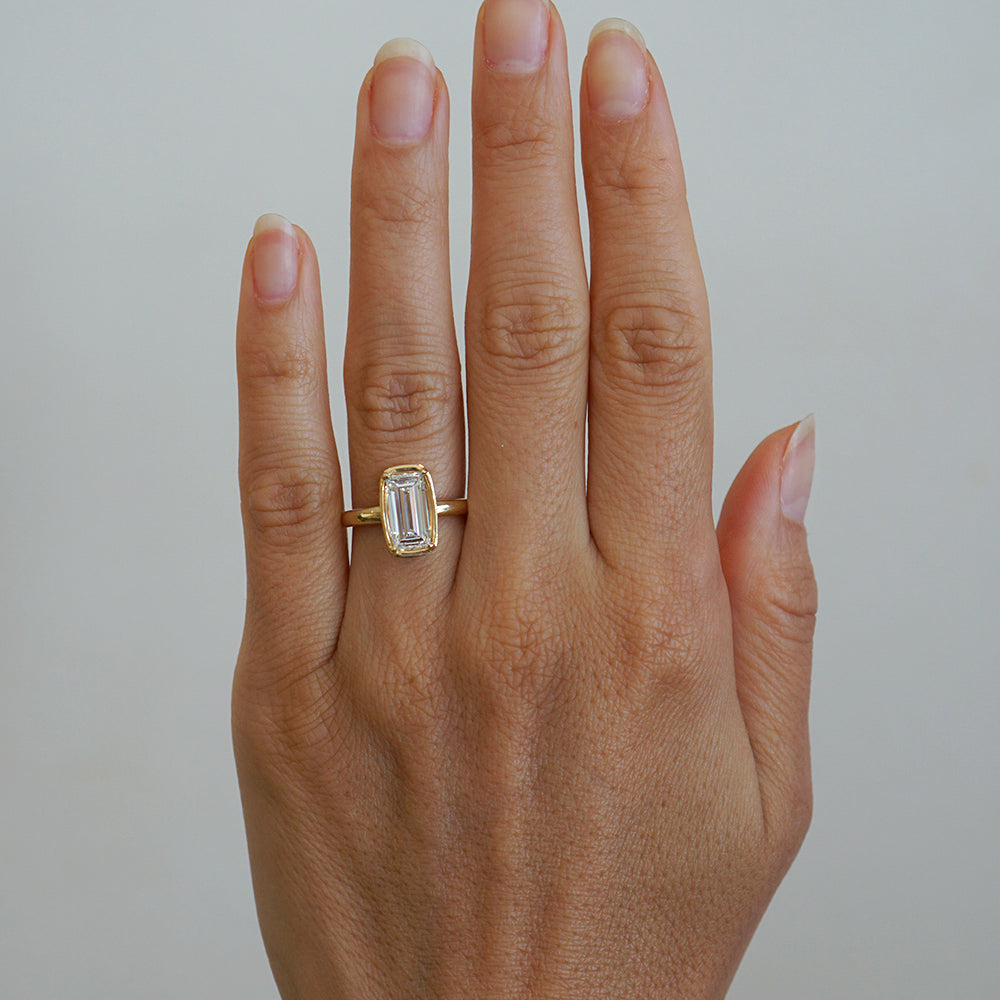 Chloe SK-R45-LGD-BG-LG-2.26 engagement ring in gold with rectangular center stone setting