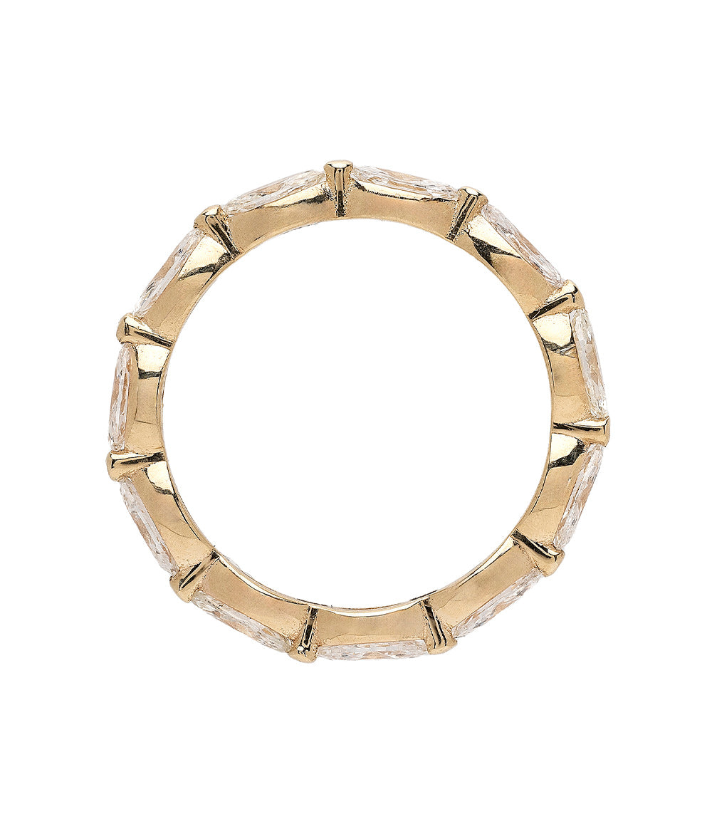 Kissing Diamonds EB-R16 engagement ring in 14K yellow gold with shiny baguette diamonds, understated look