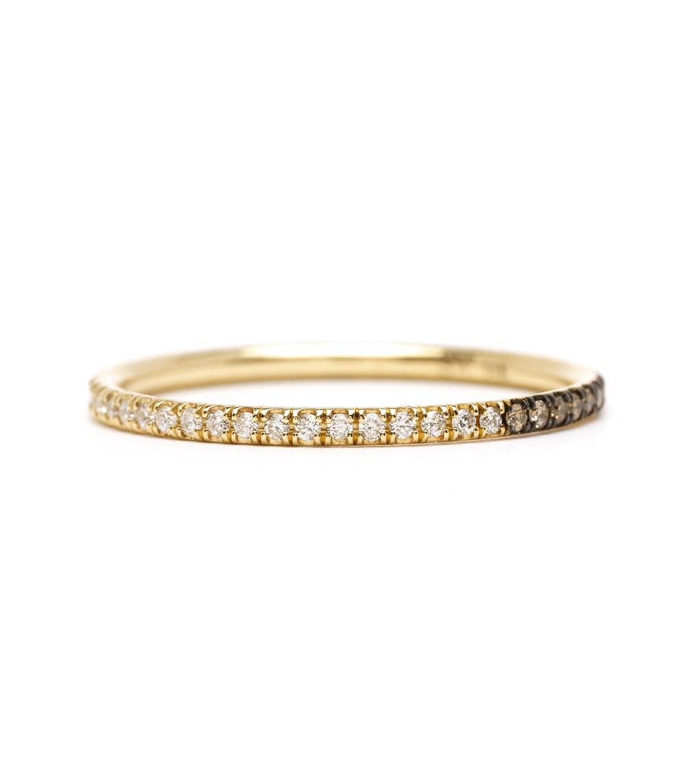 De Vil EB-R12 diamond band ring in yellow gold with pavé-set diamonds along the curved band.