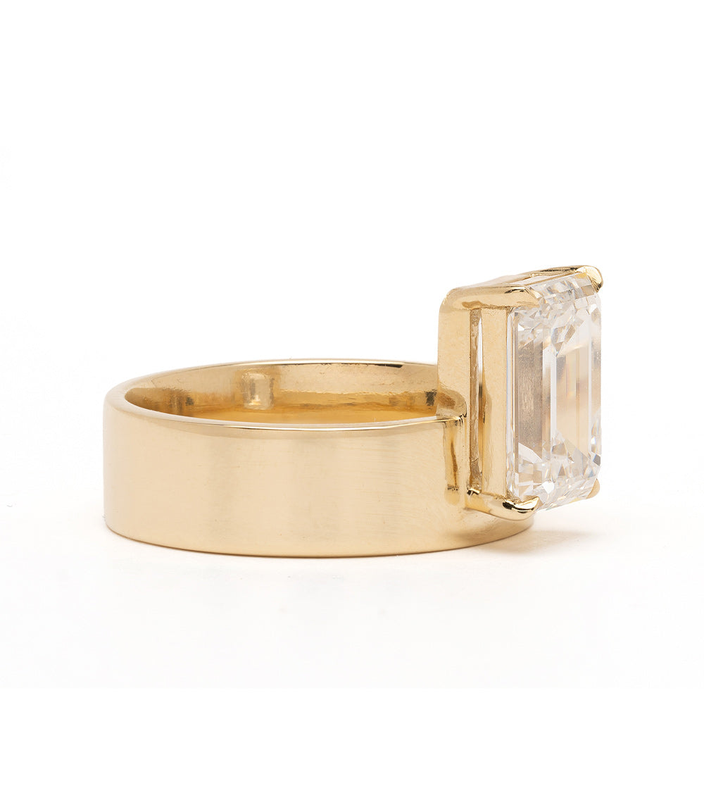 Ashton SK-R118-LGD-EC-WD-3.10 unique engagement ring in gold with emerald-cut diamond setting