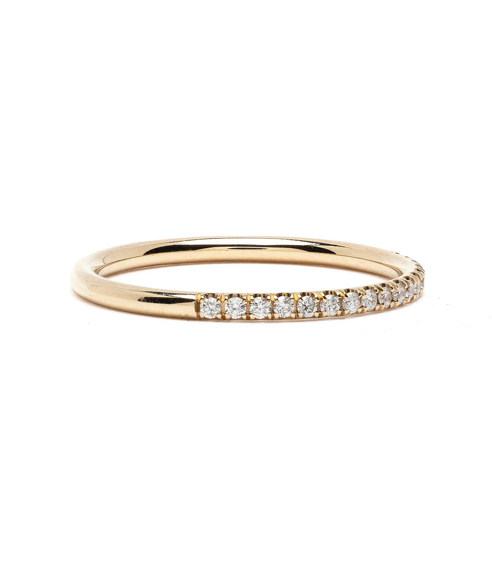 Classic Wire Band A-R29-WD 14K yellow gold wire band with shiny finish and row of white diamonds
